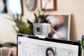 Webkamera Logitech StreamCam C980 bílá barva

