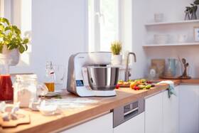 Kuchyňský robot Bosch MUM5XW20 
