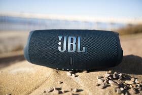 Přenosný reproduktor JBL Charge 5 modrý

 obrázek produktu 9 z 12