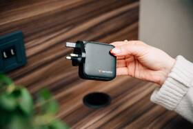 Cestovní adaptér Verbatim Mini GaN LCD, 2x USB-C PD 100 W, 1x USB-A QC 3.0, černá černý

 obrázek produktu 9 z 10