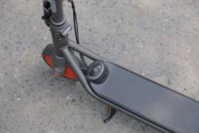 Elektrická koloběžka Ninebot by Segway Zing C20 

 obrázek produktu 11 z 16