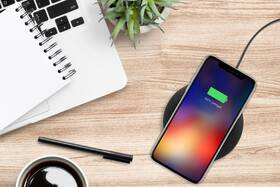 Bezdrátová nabíječka FIXED Pad, 10W černá

 obrázek produktu 4 z 5