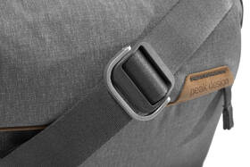 Brašna Peak Design Everyday Sling 3L (v2) šedá

 obrázek produktu 5 z 9