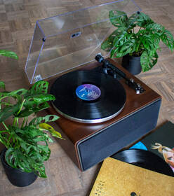 Gramofon Lenco LS-470WA černý/hnědý

 obrázek produktu 9 z 9