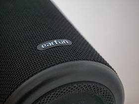 Přenosný reproduktor EarFun SP200B černá barva
