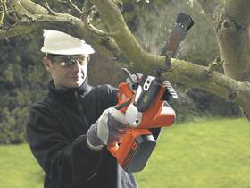 Řetězová pila Black-Decker GKC1820L20 (s baterií) 

 obrázek produktu 1 z 2