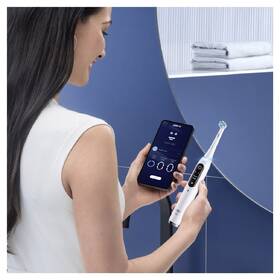Zubní kartáček Oral-B White            
