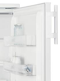 Chladnička Electrolux ERF2404FOW bílá

 obrázek produktu 6 z 7
