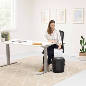 Skartovač Fellowes LX 41 M černý

 obrázek produktu 8 z 9