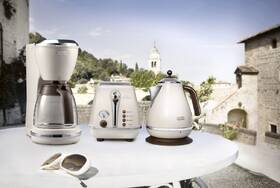 Rychlovarná konvice De'Longhi KBOV2001BG béžová

 obrázek produktu 1 z 4