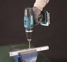 Aku vrtačka Makita DF488DWE 
