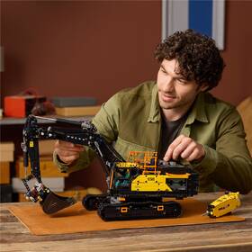 Stavebnice LEGO® Technic 42215 Bagr Volvo EC500 Hybrid 

 obrázek produktu 8 z 9