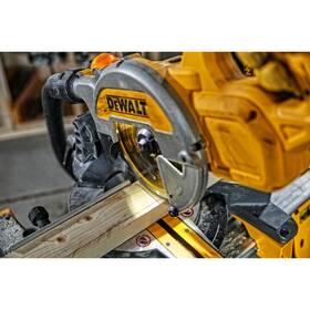 Pila pokosová Dewalt DCS777T2 (s baterií) 

 obrázek produktu 5 z 5