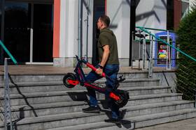 Elektrická koloběžka Red Bull RACE TEN FULL modrá

 obrázek produktu 10 z 16