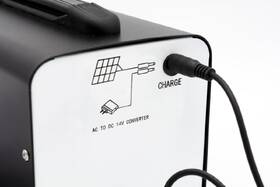 Nabíjecí stanice Technaxx TX-200, 18W s LED žárovkami černá

 obrázek produktu 3 z 7