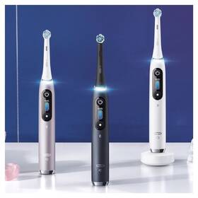 Zubní kartáček Oral-B White            
