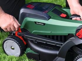 Sekačka Bosch UniversalRotak 2x18V-37-550 (s baterií) 

 obrázek produktu 8 z 11