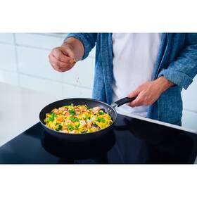 Pánev Fiskars 28 cm 

 obrázek produktu 4 z 4