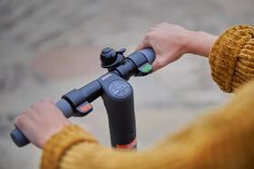 Elektrická koloběžka Ninebot by Segway E22E černá

 obrázek produktu 23 z 23