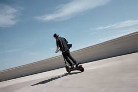 Elektrická koloběžka Segway MAX G3 E antracitová barva

