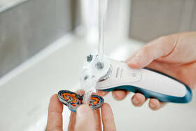Holicí strojek Philips Series 7000 Wet & Dry S7310/12 

 obrázek produktu 10 z 13
