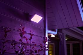 Nástěnné svítidlo Philips Discover White and Color Ambiance černé

 obrázek produktu 5 z 7