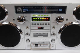 Radiomagnetofon s DAB+/CD GPO Brooklyn stříbrný

 obrázek produktu 10 z 20