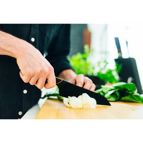 Nůž SANTOKU Fiskars 17 cm 

 obrázek produktu 2 z 2