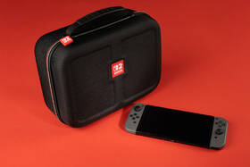 Pouzdro Nacon NS2 Traveler Deluxe Complete Case XL černé

 obrázek produktu 9 z 11