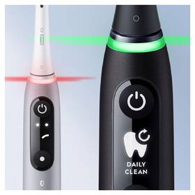 Zubní kartáček Oral-B Black Onyx černá barva
