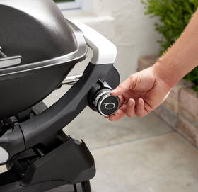 Gril zahradní plynový Weber Q 2200N Stand černý

 obrázek produktu 4 z 6