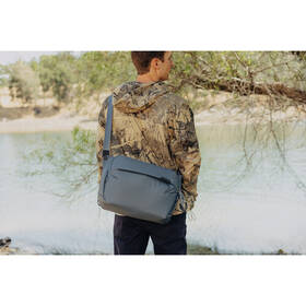 Brašna Peak Design Everyday Sling 10L (v2) modrá

 obrázek produktu 6 z 7