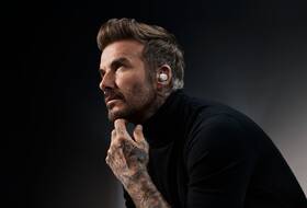 Sluchátka Bowers & Wilkins Pi6 - světle šedá 

 obrázek produktu 9 z 12