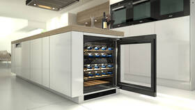 Vinotéka Miele KWT 6322 UG černá

 obrázek produktu 3 z 6