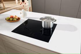 Set výrobků Miele H 2467 B OBSW + KM 7361 FL černá barva
