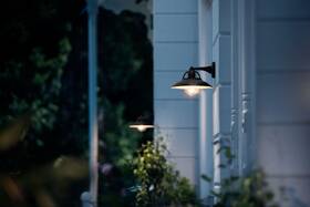 Nástěnné svítidlo Philips Cormorant, 1xE27 černé

 obrázek produktu 2 z 3