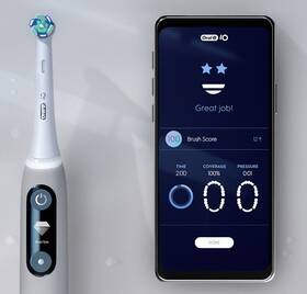 Zubní kartáček Oral-B Black Onyx černá barva
