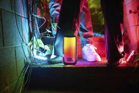 Přenosný reproduktor JBL Pulse 5 černá barva
