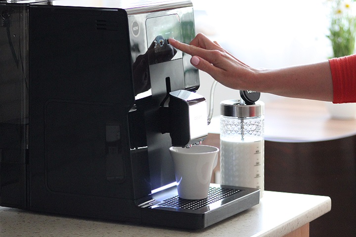 Recenze: Espresso Krups Intuition Preference EA873810 – káva podle vašeho gusta