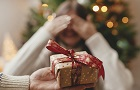 Co koupit na Vánoce pod stromeček? S těmito dárky od ETY zabodujete