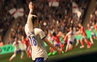 FC 27: Fotbalistka na hřišti zvedá ruku